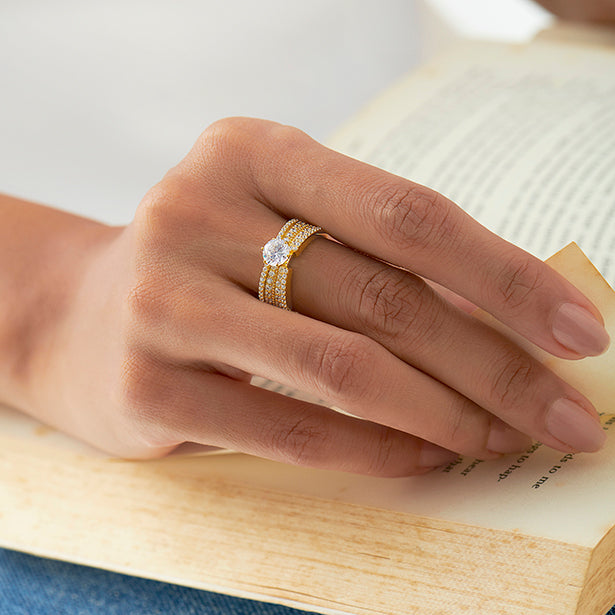 Elegant Round Center Stone Ring with Diamond Shoulders