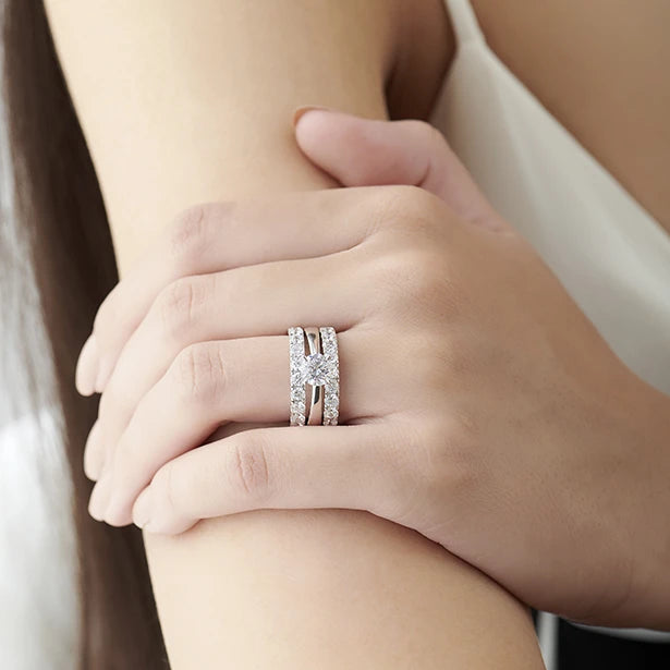 Round Solitaire Diamond Bridal Set with Accented Band