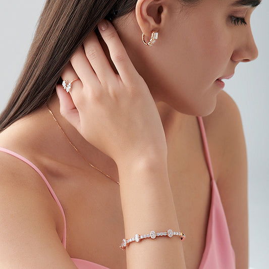 Cluster Oval & Round Diamond Bracelet
