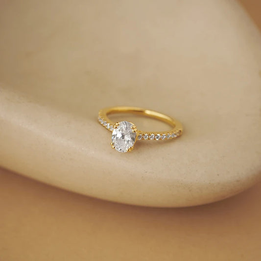Four Prong Oval cut Engagement Ring 7.80mm
