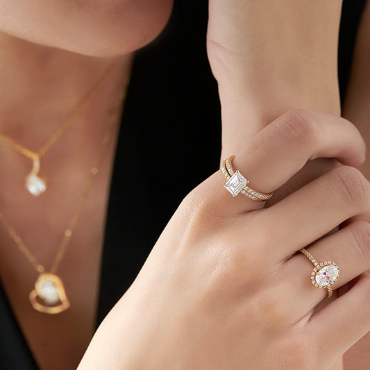 Oval Halo Diamond Engagement Ring