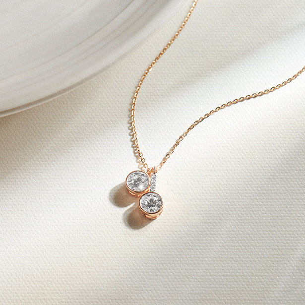 Dangling Round Solitaire Pendant